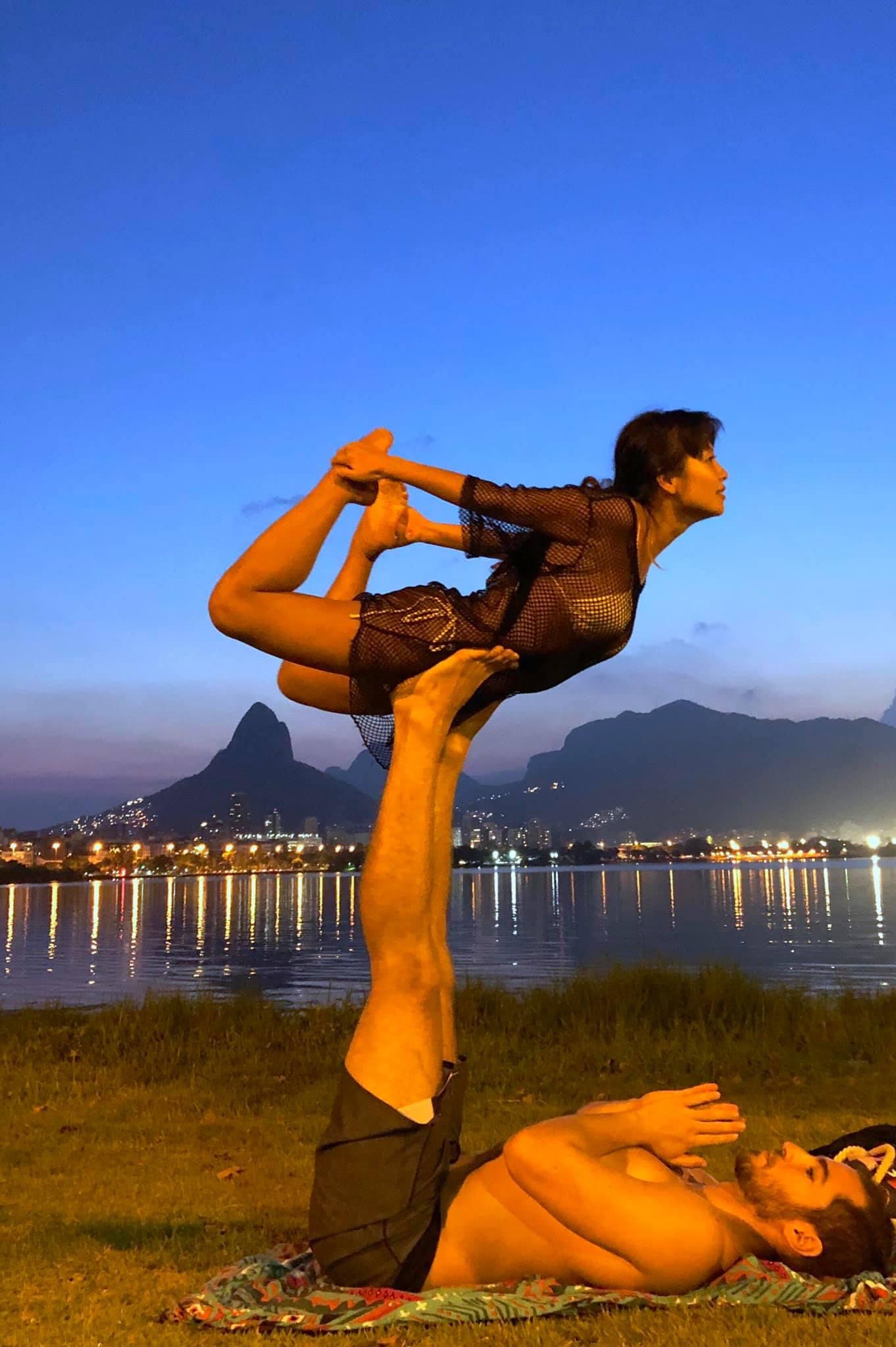 Capacitação Profissional em Yôga, completamente online e ao vivo – Yoga School